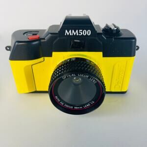 Vintage Yunon Deluxe-I MM500 Auto Fix Focus 50mm lens 35mm Camera Japan